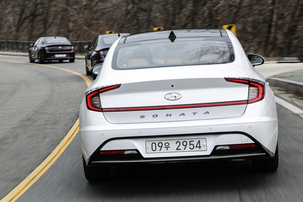 Hyundai Sonata image 3